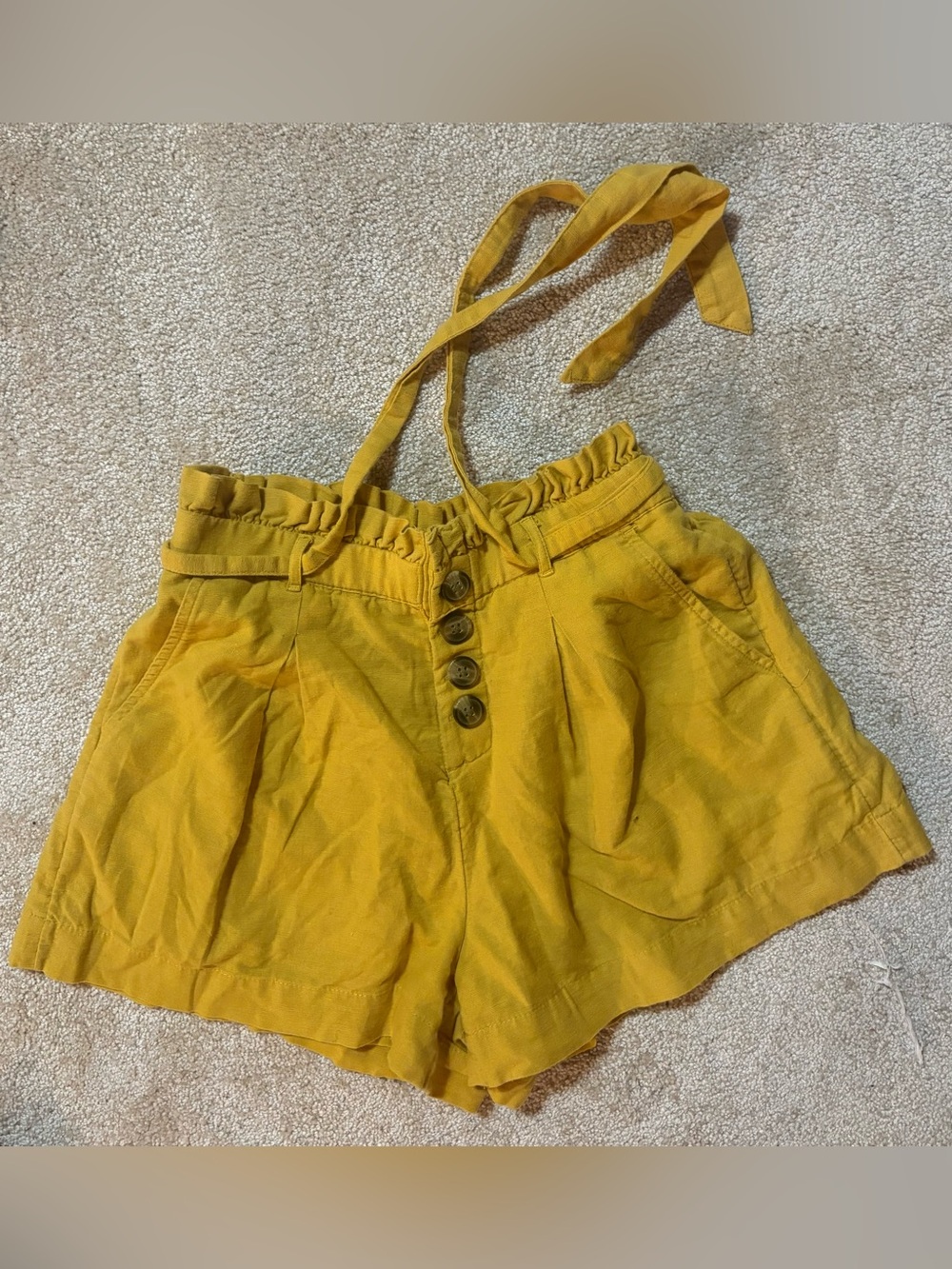 American Eagle Shorts in Yellow Has Tie at the High Waist Has Pockets X Small